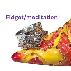 Pretty butterfly two tone ring -silver plate